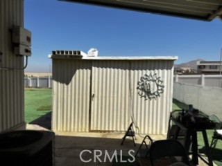 https://media.crmls.org/medias/b9026c6b-2a7e-4f20-bfd1-82d3a5f12a65.jpg?preset=X-Large