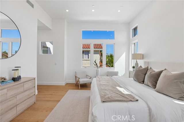 2019 Huntington Lane, B photo 22