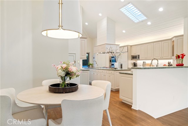 Detail Gallery Image 22 of 51 For 520 Kings, Newport Beach,  CA 92663 - 4 Beds | 4 Baths