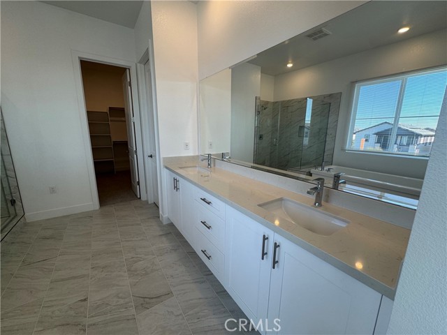 Detail Gallery Image 24 of 28 For 114 Pansy, Irvine,  CA 92618 - 5 Beds | 5 Baths