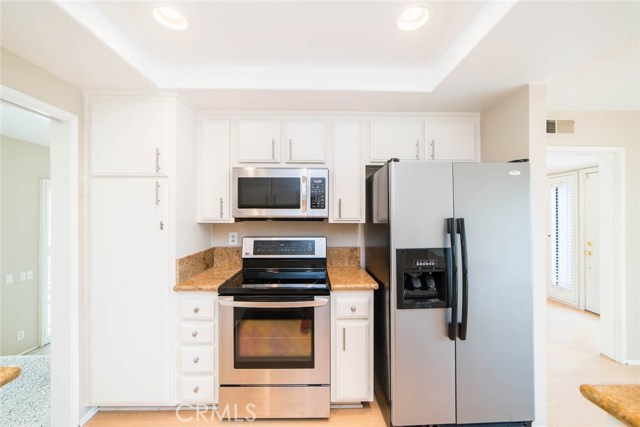 39 Lakeshore, Irvine CA: https://media.crmls.org/medias/b903ae7d-d5de-4ab9-82ee-c6a49f2d0beb.jpg