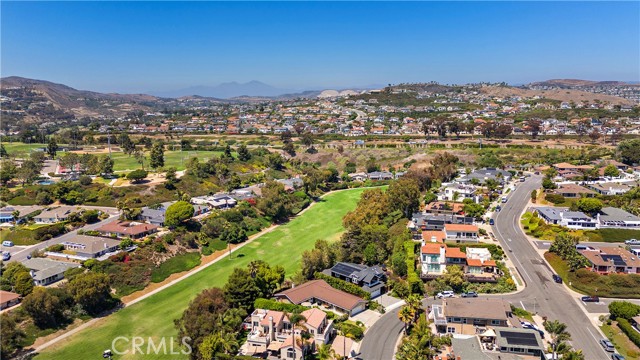 2805 Via Montecito, San Clemente CA: https://media.crmls.org/medias/b904455e-23bb-41bf-a224-a9ec5da577ca.jpg