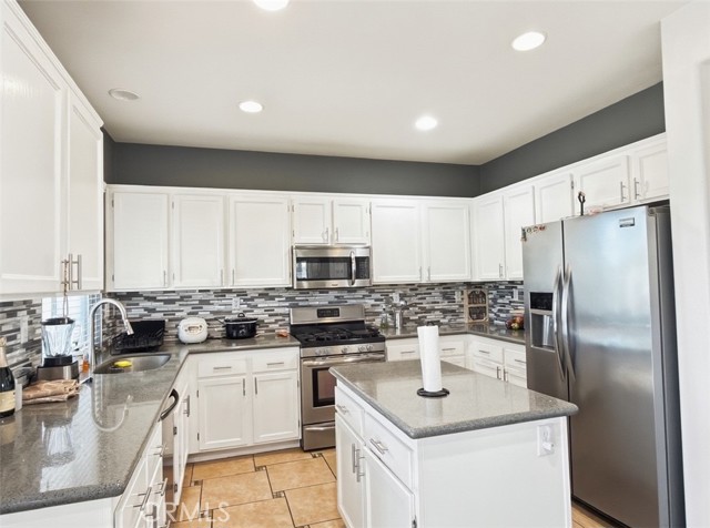 Detail Gallery Image 7 of 23 For 697 Calumet, Beaumont,  CA 92223 - 4 Beds | 2/1 Baths