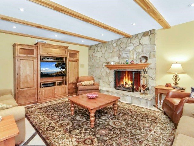 7 Country Meadow Road, Rolling Hills Estates, California 90274, 4 Bedrooms Bedrooms, ,3 BathroomsBathrooms,Residential,Sold,Country Meadow,PV22126276