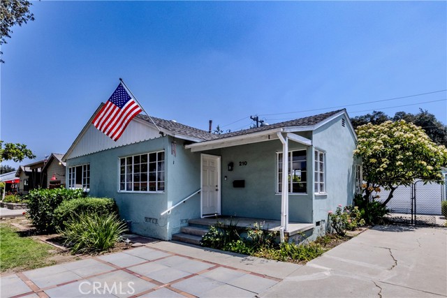 210 N Alberta Place, Fullerton CA: https://media.crmls.org/medias/b90553cc-fe46-4272-ab60-abdb6fde4bdb.jpg