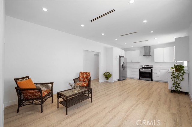1437 Ardmore Avenue, Glendale CA: https://media.crmls.org/medias/b905581a-539c-42f7-ad69-312d02dc3087.jpg