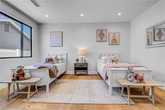 4609 Paseo De Las Tortugas, Torrance CA: https://media.crmls.org/medias/b905a363-4bd6-4701-a3d2-d513c98e2c4b.jpg