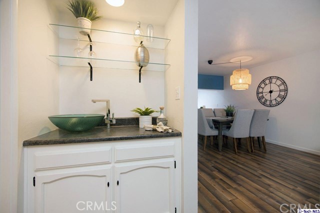 2 Bed Home for Sale in Los Angeles, California