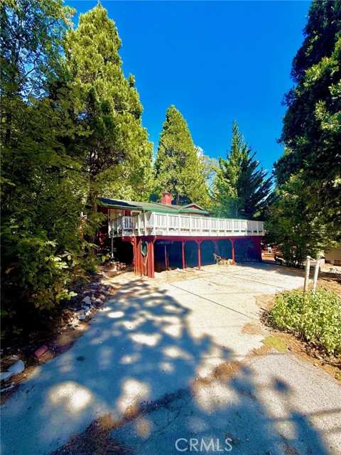 31136 Mountain Oak Drive, Running Springs, CA 92382