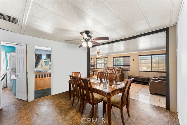 Detail Gallery Image 5 of 22 For 3255 E Avenue R #73,  Palmdale,  CA 93550 - 4 Beds | 2 Baths