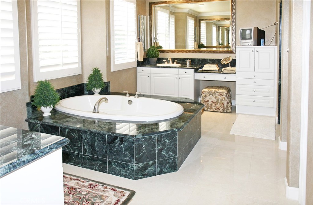 MLS #OC25175957 img 22