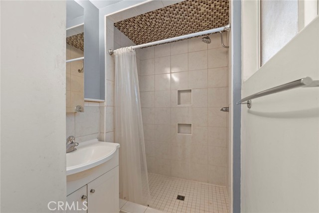 Detail Gallery Image 24 of 37 For 17156 Bullock St, Encino,  CA 91316 - 3 Beds | 2 Baths