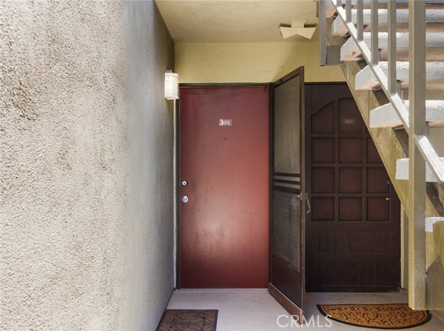 4919 Indian Wood Road, Culver City CA: https://media.crmls.org/medias/b908f530-d64a-44f7-973f-bcb986584d47.jpg