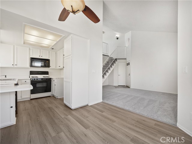 Detail Gallery Image 13 of 44 For 19810 Sandpiper Pl #22,  Newhall,  CA 91321 - 3 Beds | 2 Baths