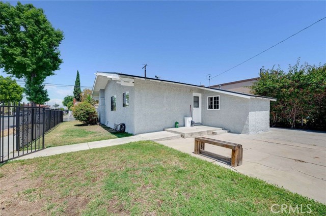 418 W Los Angeles Avenue, Montebello CA: https://media.crmls.org/medias/b909b743-a2b6-4865-8416-105ce1e99507.jpg