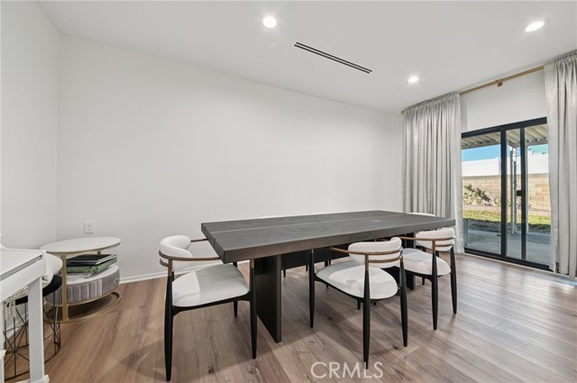 Detail Gallery Image 14 of 31 For 15937 Londelius St, North Hills,  CA 91343 - 3 Beds | 3 Baths