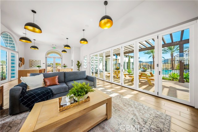Detail Gallery Image 23 of 26 For 555 via Vallarta, Camarillo,  CA 93012 - 3 Beds | 2/2 Baths