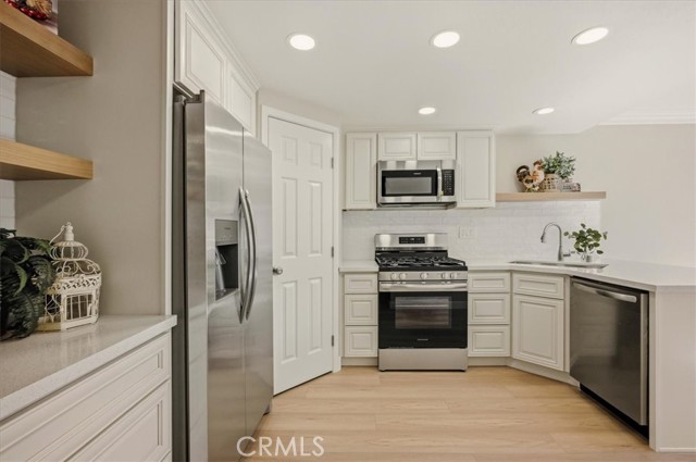 Detail Gallery Image 7 of 43 For 1015 Pebble Beach, Upland,  CA 91784 - 2 Beds | 2 Baths