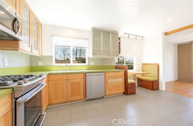 Detail Gallery Image 6 of 30 For 750 S Windsor Bld #7,  Los Angeles,  CA 90005 - 2 Beds | 2 Baths