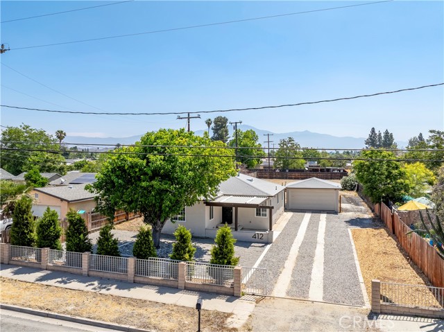 412 South Santa Fe Street, Hemet CA: https://media.crmls.org/medias/b90b4ce8-31ce-484b-b5f4-03b94dcbf256.jpg