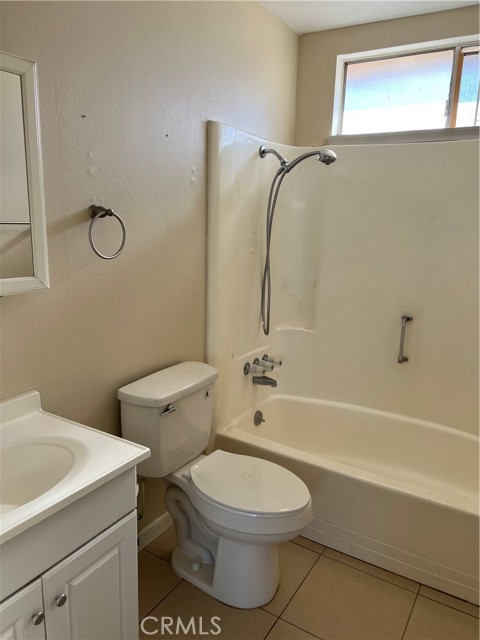 Detail Gallery Image 5 of 10 For 14611 Yucca St, Hesperia,  CA 92345 - 2 Beds | 1 Baths