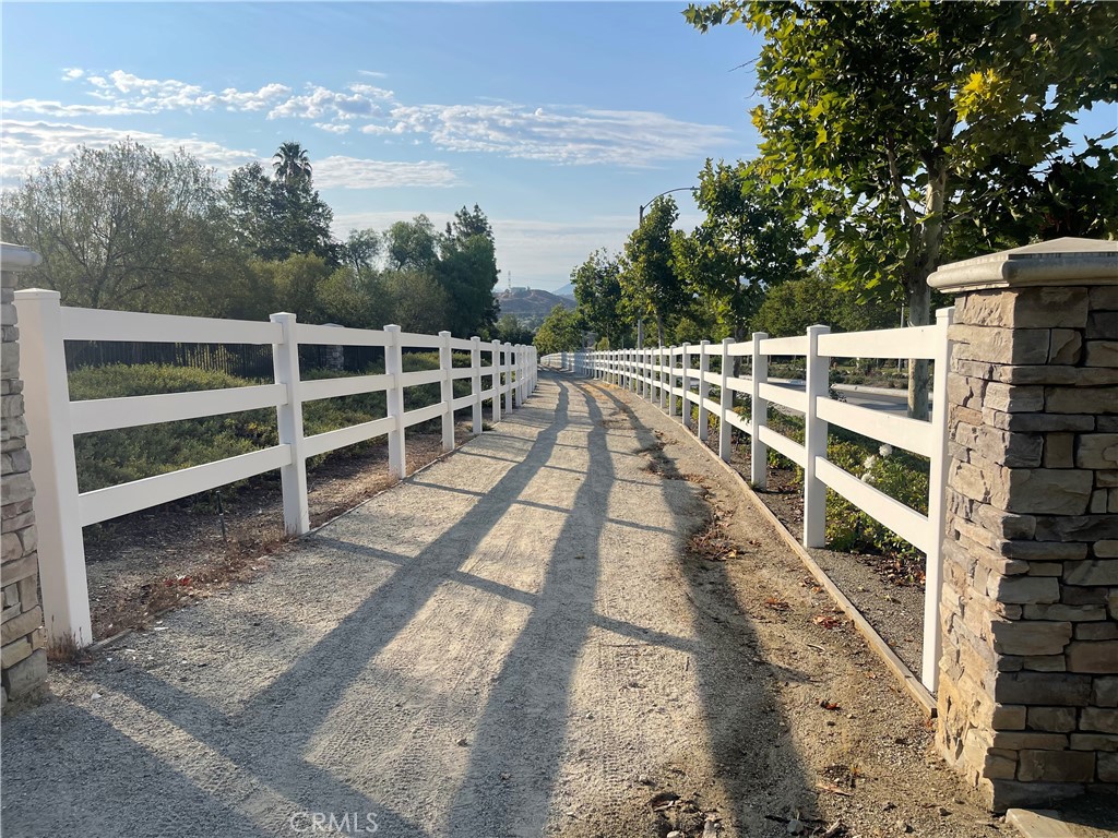 https://media.crmls.org/medias/b90c3d65-53ef-4fff-9f8d-c2c97d0fe933.jpg?preset=X-Large
