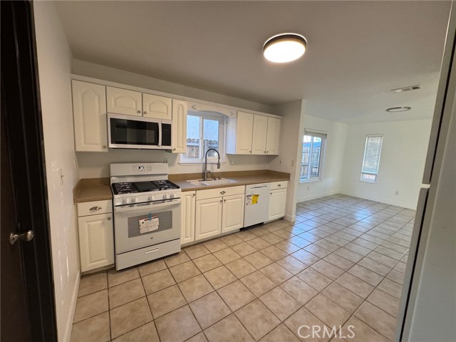 Detail Gallery Image 59 of 75 For 10333 Tamarisk Ave, Hesperia,  CA 92345 - 3 Beds | 2 Baths