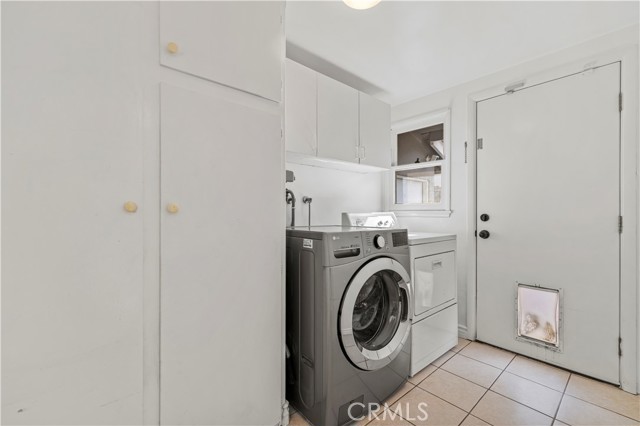 17955 Archwood Street, Reseda CA: https://media.crmls.org/medias/b90d2216-8d60-4859-986e-f1237bc124d3.jpg