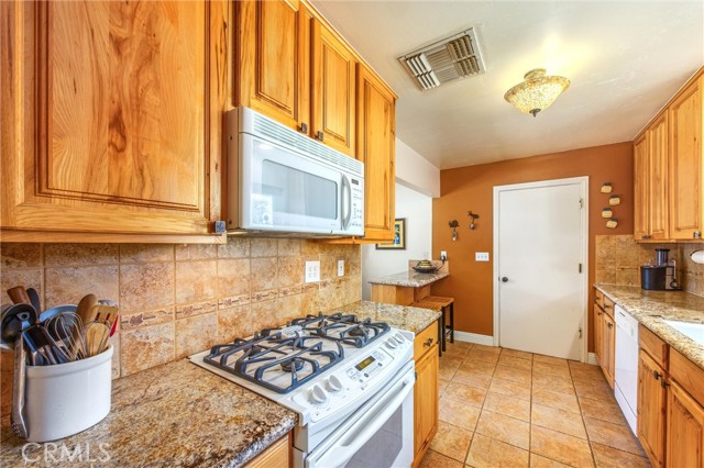 Detail Gallery Image 14 of 31 For 919 Chestnut Ave, Redlands,  CA 92373 - 3 Beds | 2 Baths