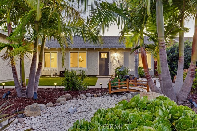 Detail Gallery Image 2 of 20 For 13735 Fairgate, Poway,  CA 92064 - 3 Beds | 2 Baths