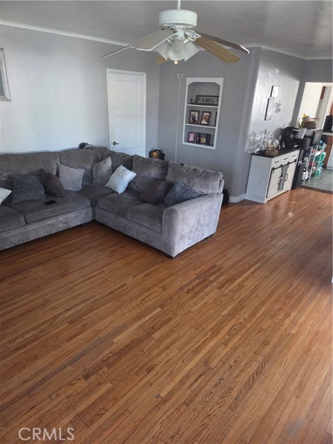 Detail Gallery Image 15 of 15 For 3616 Burton, Lynwood,  CA 90262 - 5 Beds | 4/1 Baths