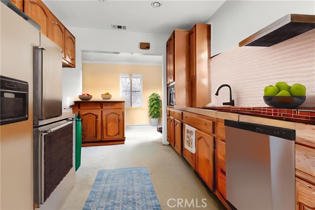 Detail Gallery Image 7 of 15 For 704 S Taylor Ave, Montebello,  CA 90640 - 4 Beds | 2/1 Baths