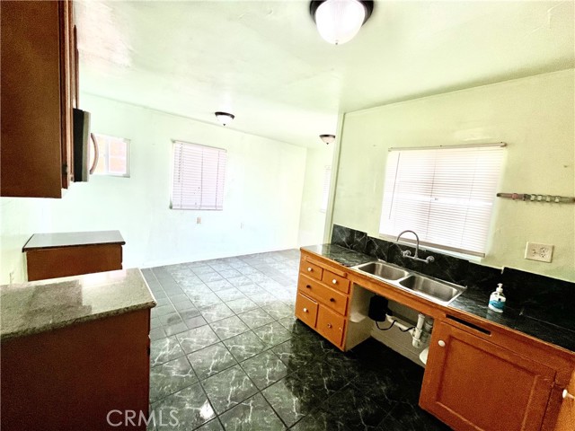 2000 Pacific Avenue, Long Beach, California 90806, ,Multi-Family,For Sale,Pacific,IV24073484