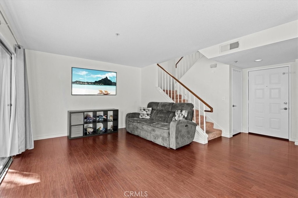 MLS #IV25265254 image #5