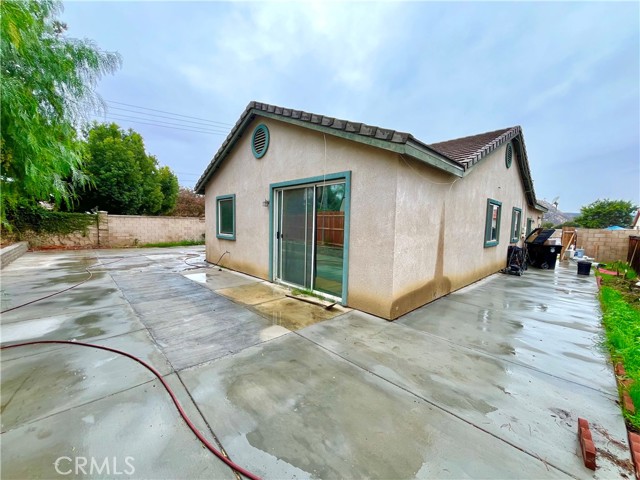 Detail Gallery Image 4 of 8 For 1110 Broadway Ln, Hemet,  CA 92545 - 3 Beds | 2 Baths