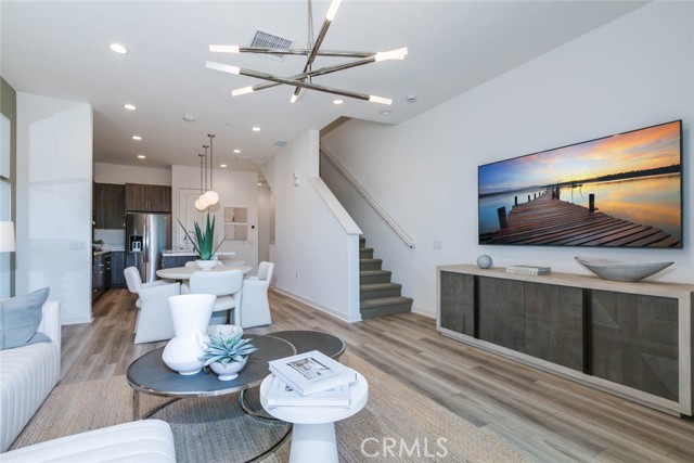 Detail Gallery Image 11 of 37 For 1077 Cadence, Irvine,  CA 92618 - 4 Beds | 4 Baths