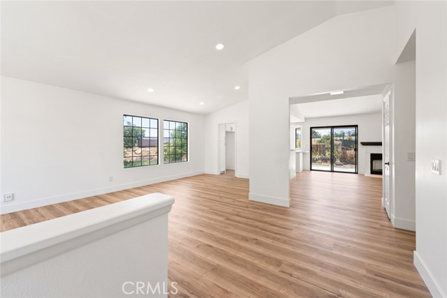Detail Gallery Image 6 of 38 For 18085 Golden Leaf Ln, Woodcrest,  CA 92504 - 4 Beds | 3 Baths