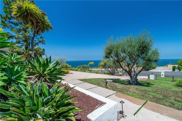 1500 Paseo Del Mar, Palos Verdes Estates CA: https://media.crmls.org/medias/b9114690-7adf-46e1-822e-8f1e0a147f4c.jpg