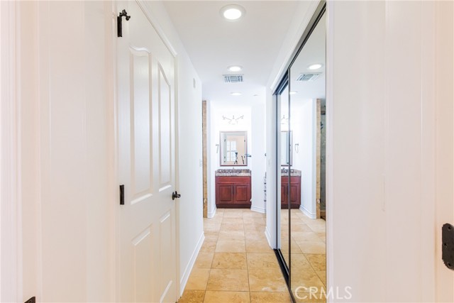 Detail Gallery Image 8 of 26 For 432 S Willaman Dr #104,  Los Angeles,  CA 90048 - 2 Beds | 2 Baths