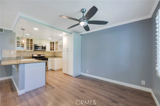 Detail Gallery Image 15 of 44 For 5812 Old Village Rd #212,  Yorba Linda,  CA 92887 - 3 Beds | 2 Baths