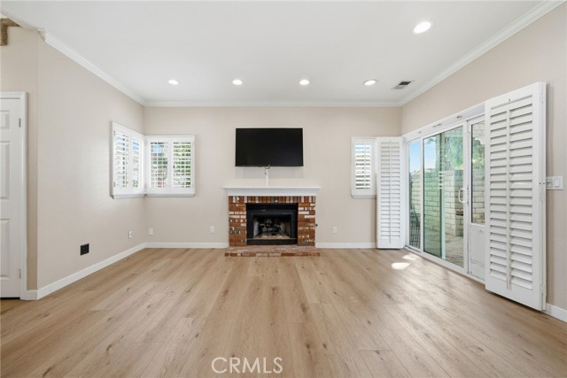 Detail Gallery Image 3 of 28 For 2603 Elden Ave #H,  Costa Mesa,  CA 92627 - 3 Beds | 2/1 Baths