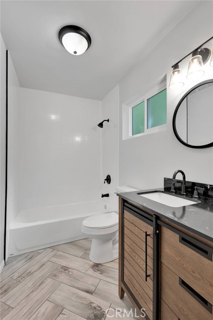23550 Lake Drive, Crestline CA: https://media.crmls.org/medias/b9145336-3434-4c07-a06b-5db34020fdac.jpg