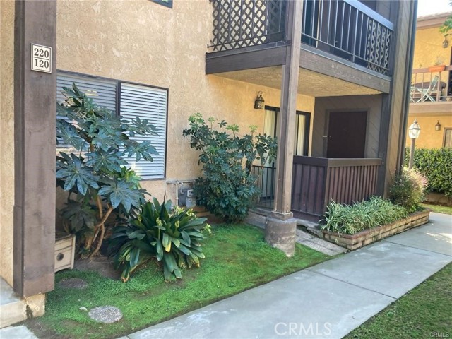 1304 Mountain Avenue, Duarte CA: https://media.crmls.org/medias/b9147946-e180-45d9-98ca-6b9a9f87a1f6.jpg