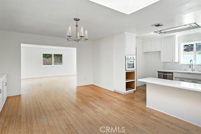 8846 Laramie Avenue, Winnetka CA: https://media.crmls.org/medias/b9148f6c-4fd9-4f5e-ab42-b323d429cacb.jpg
