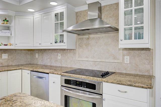 2372 Via Mariposa W, Laguna Woods CA: https://media.crmls.org/medias/b9149d99-1368-4be9-9060-3f0a342de9e3.jpg
