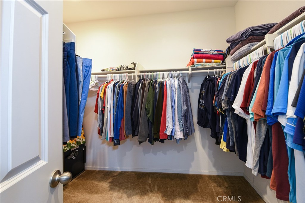 https://media.crmls.org/medias/b914af52-852e-4210-9118-209f168666e1.jpg?preset=X-Large