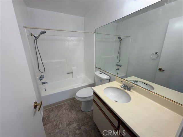 Detail Gallery Image 7 of 17 For 14758 Magnolia Bld, Sherman Oaks,  CA 91403 - 2 Beds | 2 Baths