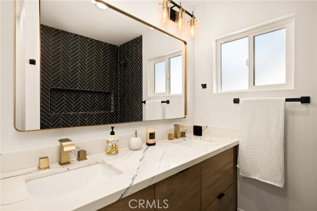 2920 Bancroft Street, San Diego CA: https://media.crmls.org/medias/b9151f66-093e-4f88-ae76-7af7ea36da6f.jpg
