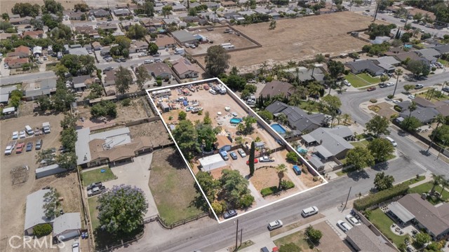 17813 Laurel Drive, Fontana CA: https://media.crmls.org/medias/b9159f0a-ff66-4360-9b7f-e50f6a7908cb.jpg