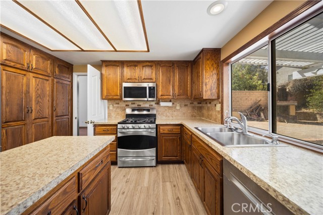 39829 Gorham Lane, Palmdale CA: https://media.crmls.org/medias/b915da87-5c5a-4da8-94cd-3e1856f5eb89.jpg